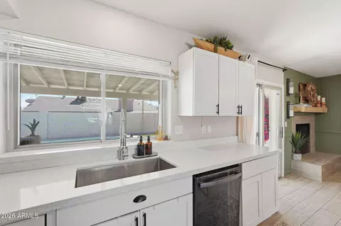 Kitchen - 2109 W Oraibi Dr, Phoenix, AZ 85027 photo 5 of 5