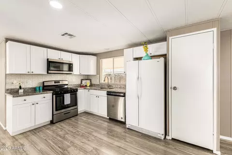 643 S 93rd Pl, Mesa, AZ 85208