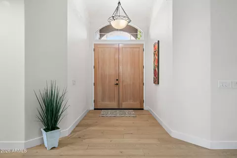 9371 E Maple Dr E, Scottsdale, AZ 85255
