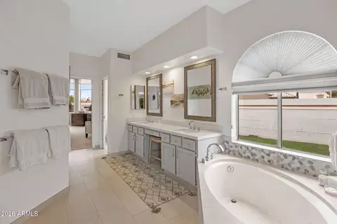 Bath - 16008 S 38th Way, Phoenix, AZ 85048 photo 3 of 6