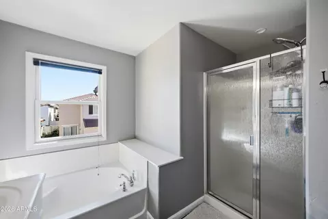 Bath - 838 S Huish Dr, Gilbert, AZ 85296 photo 2 of 3