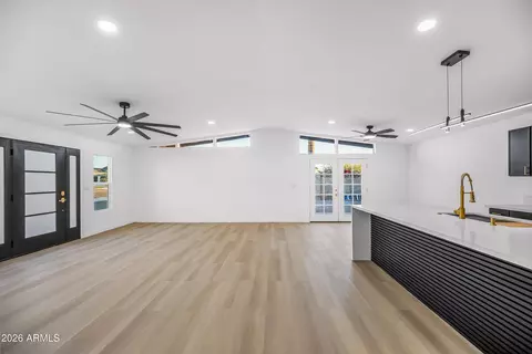 1246 E Winter Dr, Phoenix, AZ 85020