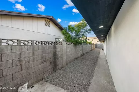Exterior - 1246 E Winter Dr, Phoenix, AZ 85020 photo 3 of 4
