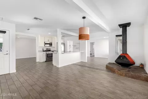Living - 3930 E Oak St, Phoenix, AZ 85008 photo 12 of 15