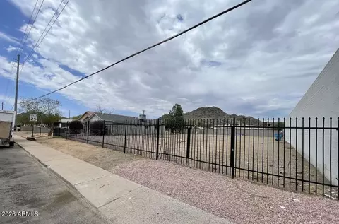 536 E Vogel Ave #-, Phoenix, AZ 85020 photo 2