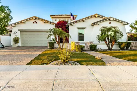 3904 E Carob Dr, Gilbert, AZ 85298