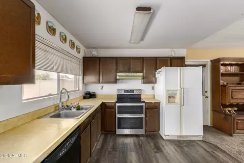 Kitchen - 1848 Edgewood Ave, Mesa, AZ 85204 photo 3 of 3