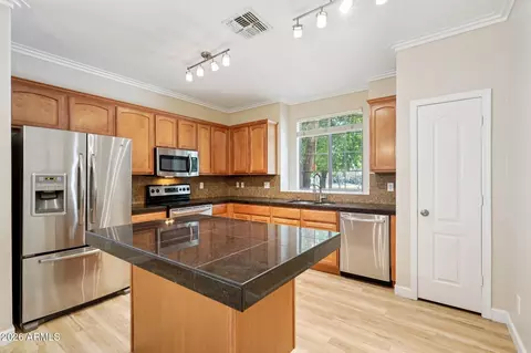 Kitchen - 4366 E Rosemonte Dr, Phoenix, AZ 85050 photo 1 of 2