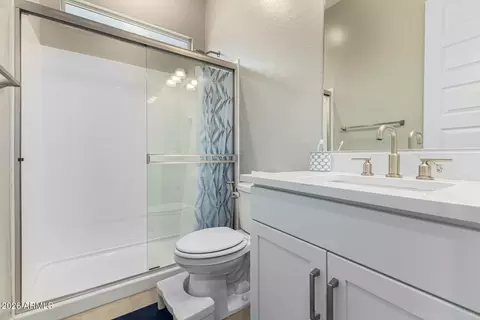 Bath - 5964 E Sinclair St, Phoenix, AZ 85054 photo 2 of 5