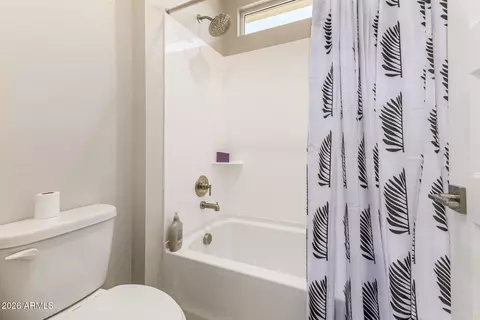 Bath - 5964 E Sinclair St, Phoenix, AZ 85054 photo 5 of 5