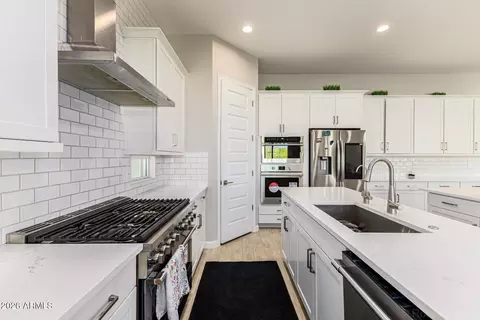 Kitchen - 5964 E Sinclair St, Phoenix, AZ 85054 photo 4 of 6