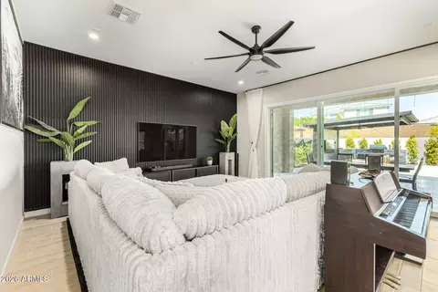 Living - 5964 E Sinclair St, Phoenix, AZ 85054 photo 1 of 2