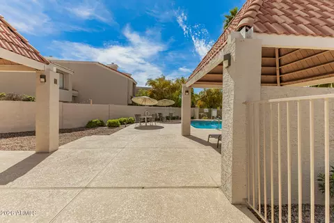 Exterior - 1072 E Sunburst Ln, Tempe, AZ 85284 photo 4 of 7