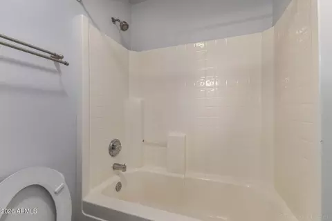 Bath - 1072 E Sunburst Ln, Tempe, AZ 85284 photo 5 of 5