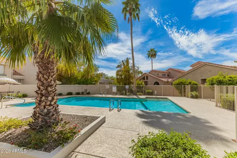 Exterior - 1072 E Sunburst Ln, Tempe, AZ 85284 photo 5 of 7