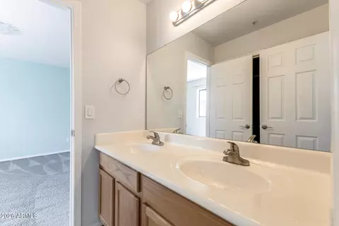 Bath - 1072 E Sunburst Ln, Tempe, AZ 85284 photo 4 of 5