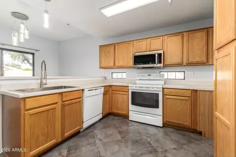 Kitchen - 1072 E Sunburst Ln, Tempe, AZ 85284 photo 1 of 1