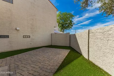 Exterior - 1072 E Sunburst Ln, Tempe, AZ 85284 photo 3 of 7