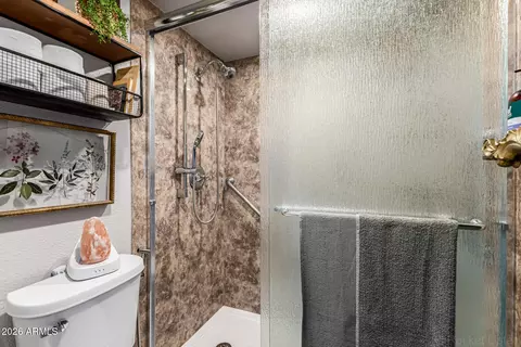 Bath - 3033 E Devonshire Ave #1032, Phoenix, AZ 85016 photo 2 of 2