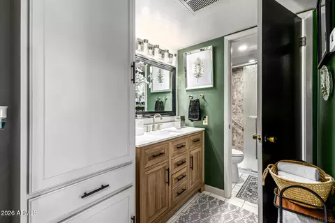 Bath - 3033 E Devonshire Ave #1032, Phoenix, AZ 85016 photo 1 of 2