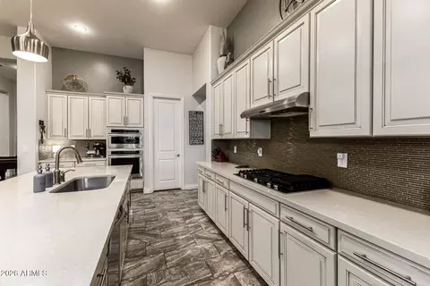 Kitchen - 3785 E Strawberry Dr, Gilbert, AZ 85298 photo 4 of 5