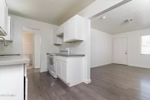 Entry Way - 2142 E Taylor St, Phoenix, AZ 85006 photo 2 of 3