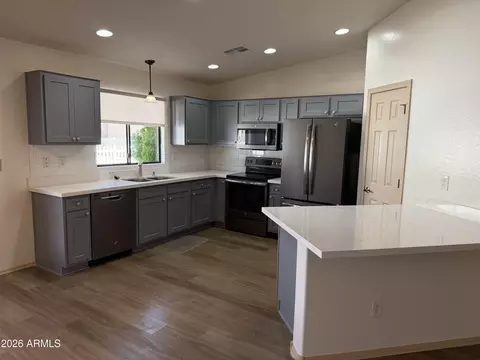 Kitchen - 2101 S Meridian Rd #255, Apache Junction, AZ 85120 photo 1 of 3