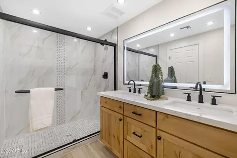 Bath - 3718 Evans Dr, Phoenix, AZ 85032 photo 1 of 2