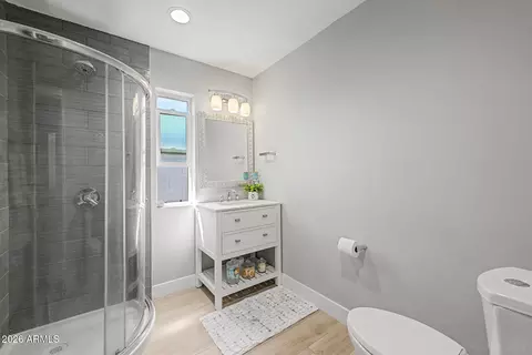 Bath - 1930 E Rovey Ave, Phoenix, AZ 85016 photo 5 of 6