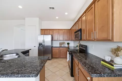 Kitchen - 3490 E Red Oak Ln, Gilbert, AZ 85297 photo 5 of 7