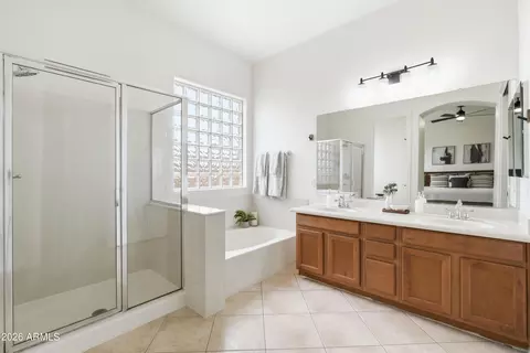 Bath - 3490 E Red Oak Ln, Gilbert, AZ 85297 photo 2 of 3