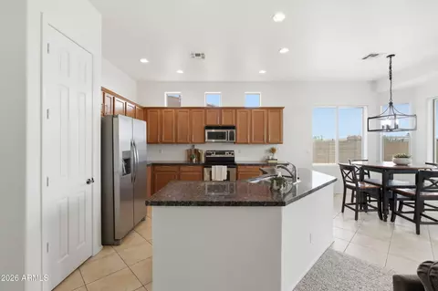 Kitchen - 3490 E Red Oak Ln, Gilbert, AZ 85297 photo 2 of 7