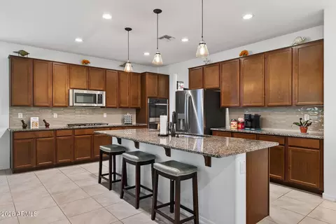 Kitchen - 7528 W Odeum Ln, Phoenix, AZ 85043 photo 1 of 3