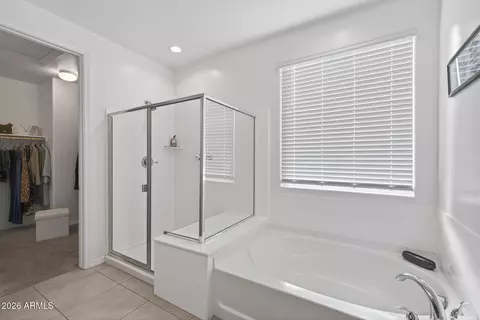 Bath - 7528 W Odeum Ln, Phoenix, AZ 85043 photo 2 of 3