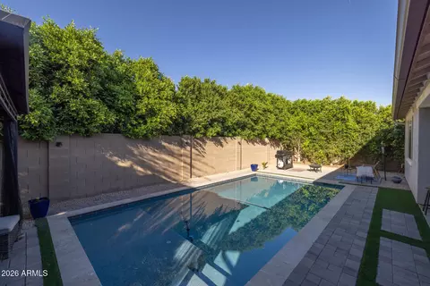 Exterior - 7528 W Odeum Ln, Phoenix, AZ 85043 photo 3 of 6