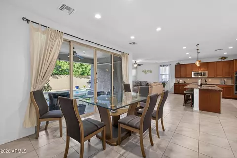 Dining - 7528 W Odeum Ln, Phoenix, AZ 85043 photo 1 of 1