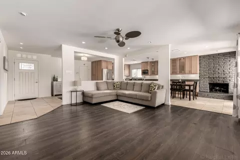 Living - 9832 N 29th St, Phoenix, AZ 85028 photo 1 of 2
