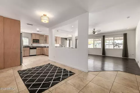 Entry Way - 9832 N 29th St, Phoenix, AZ 85028 photo 2 of 3
