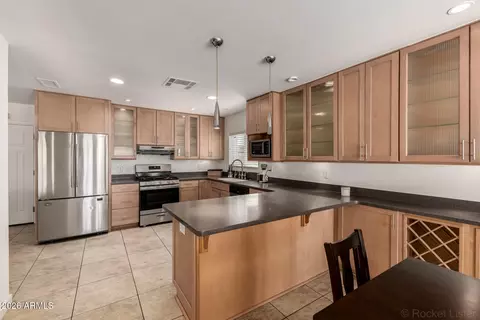 Kitchen - 9832 N 29th St, Phoenix, AZ 85028 photo 2 of 3
