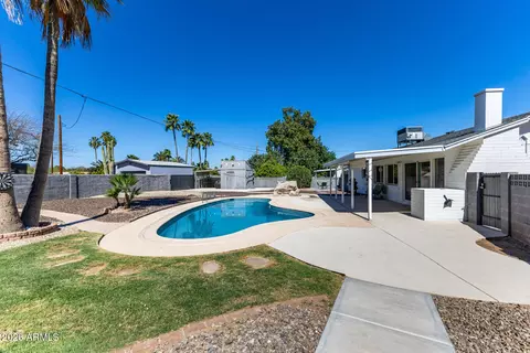 Exterior - 9832 N 29th St, Phoenix, AZ 85028 photo 11 of 17