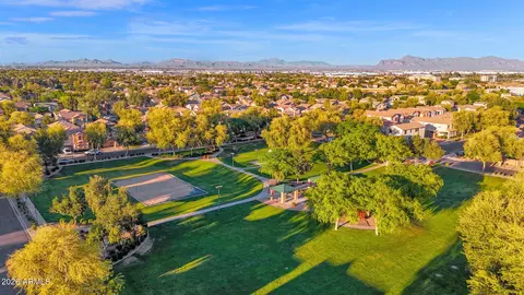 View/Area - 4261 E Milky Way, Gilbert, AZ 85295 photo 5 of 7