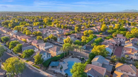 View/Area - 4261 E Milky Way, Gilbert, AZ 85295 photo 2 of 7