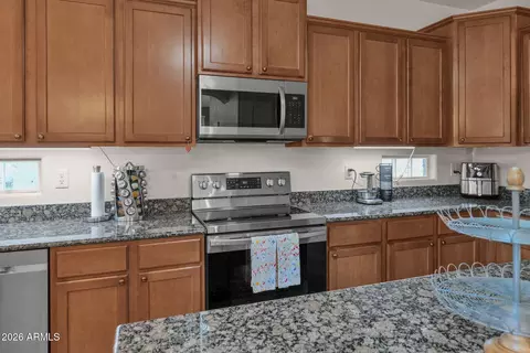 Kitchen - 4261 E Milky Way, Gilbert, AZ 85295 photo 2 of 5