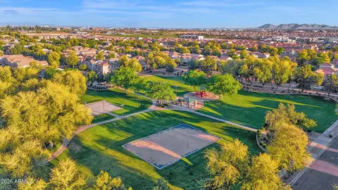View/Area - 4261 E Milky Way, Gilbert, AZ 85295 photo 3 of 7