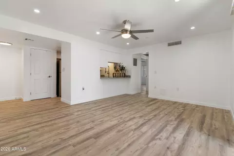 Living - 3033 E Devonshire Ave #2033, Phoenix, AZ 85016 photo 4 of 8