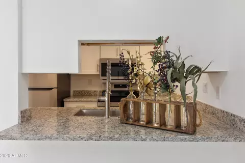 Kitchen - 3033 E Devonshire Ave #2033, Phoenix, AZ 85016 photo 3 of 3