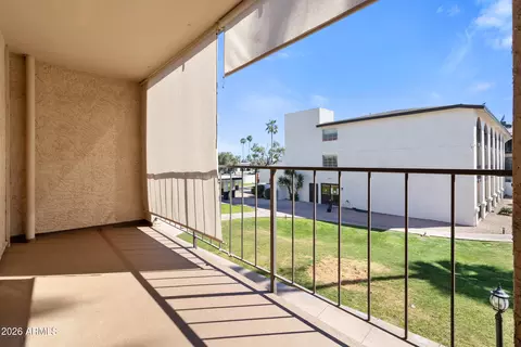 Exterior - 3033 E Devonshire Ave #2033, Phoenix, AZ 85016 photo 2 of 7