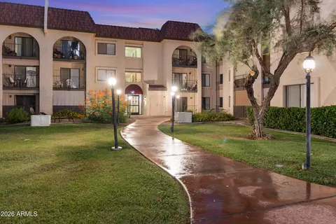 Exterior - 3033 E Devonshire Ave #2033, Phoenix, AZ 85016 photo 6 of 7