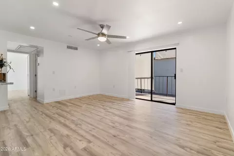 Living - 3033 E Devonshire Ave #2033, Phoenix, AZ 85016 photo 2 of 8