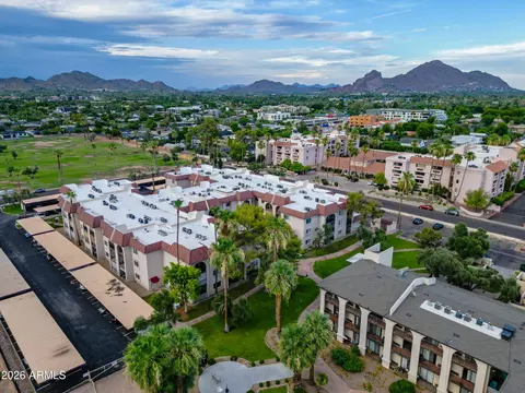 View/Area - 3033 E Devonshire Ave #2033, Phoenix, AZ 85016 photo 9 of 14